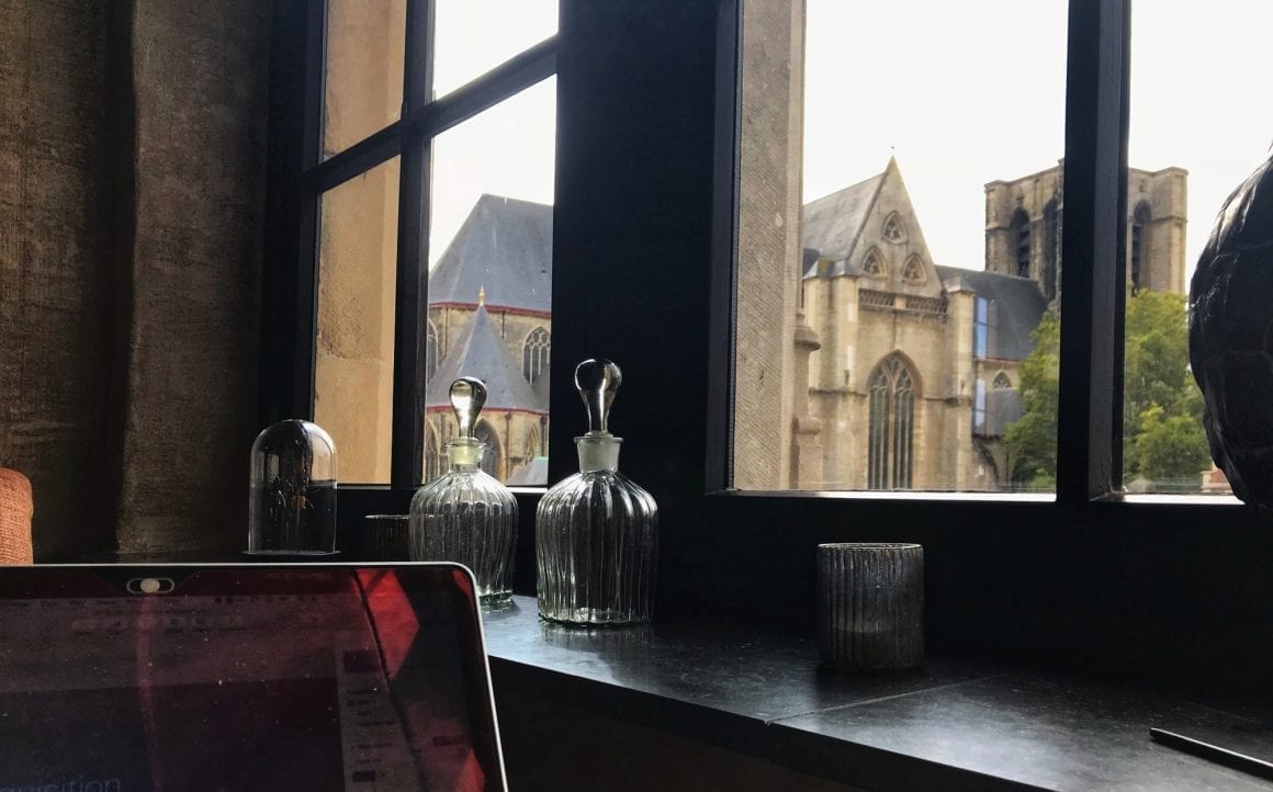 The Cobbler in Gent, great view to get some work done