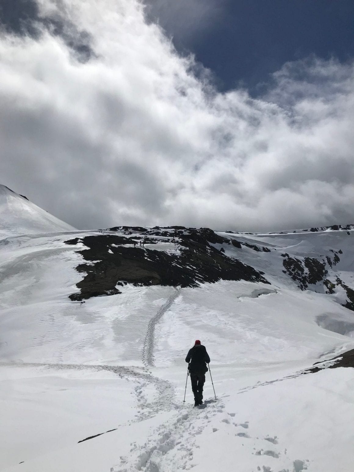 Hiking the Laugavegur trail in the snow